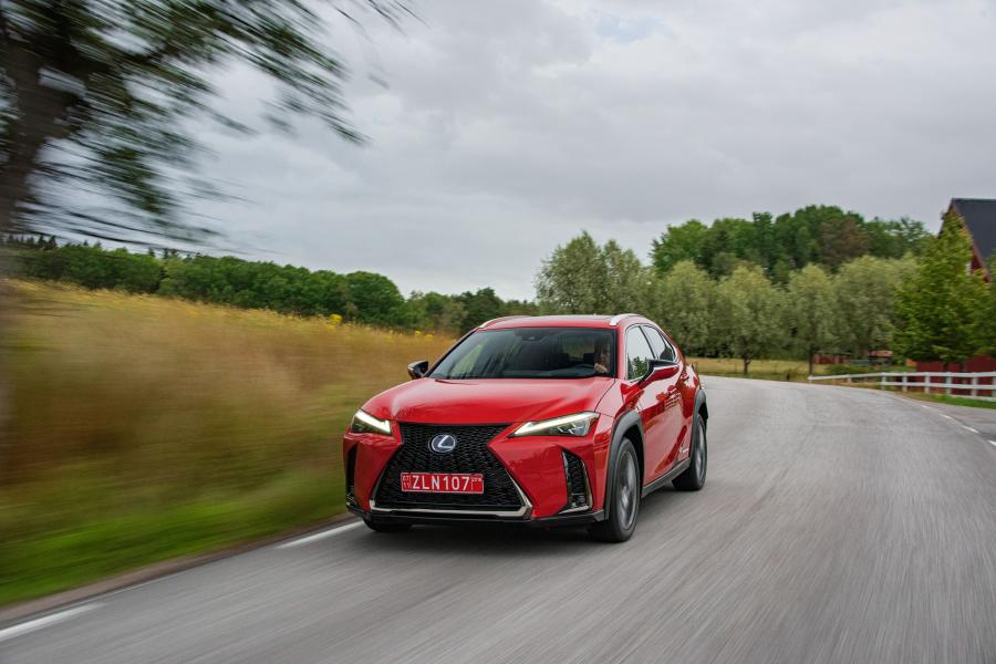  Lexus UX250h F-Sport 2018 года  (WW) (фото 22 из 46)